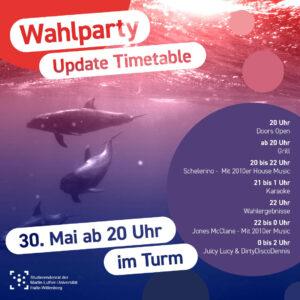  Im Hintergrund ist ein Unterwasser-Bild, das drei Wale zeigt mit einem rot zu blau Farbverlauf überlagert. Einzelne Kreise in den Farben des Bildes liegen wie Luftblasen darüber. Als Überschrift steht "Wahlparty - Update Timetable". In einer Blase steht 
"20 Uhr 
Doors Open
ab 20 Uhr 
Grill
20 bis 22 Uhr 
Schlerino -  Mit 2010er House Music
21 bis 1 Uhr 
Karaoke
22 Uhr 
Wahlergebnisse
22 bis 0 Uhr 
Jones McClane - Mit 2010er Music
0 bis 2 Uhr 
Juicy Lucy & DirtyDiscoDennis"
 Und am unteren Bildrand ist das Logo des Stura Halle.